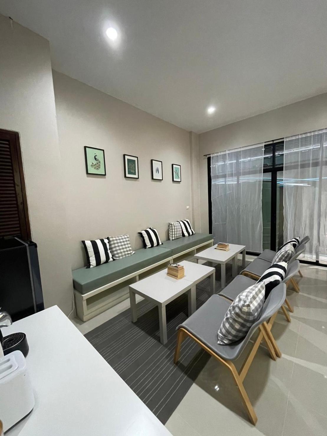 The Room Sansabai Patong Dış mekan fotoğraf