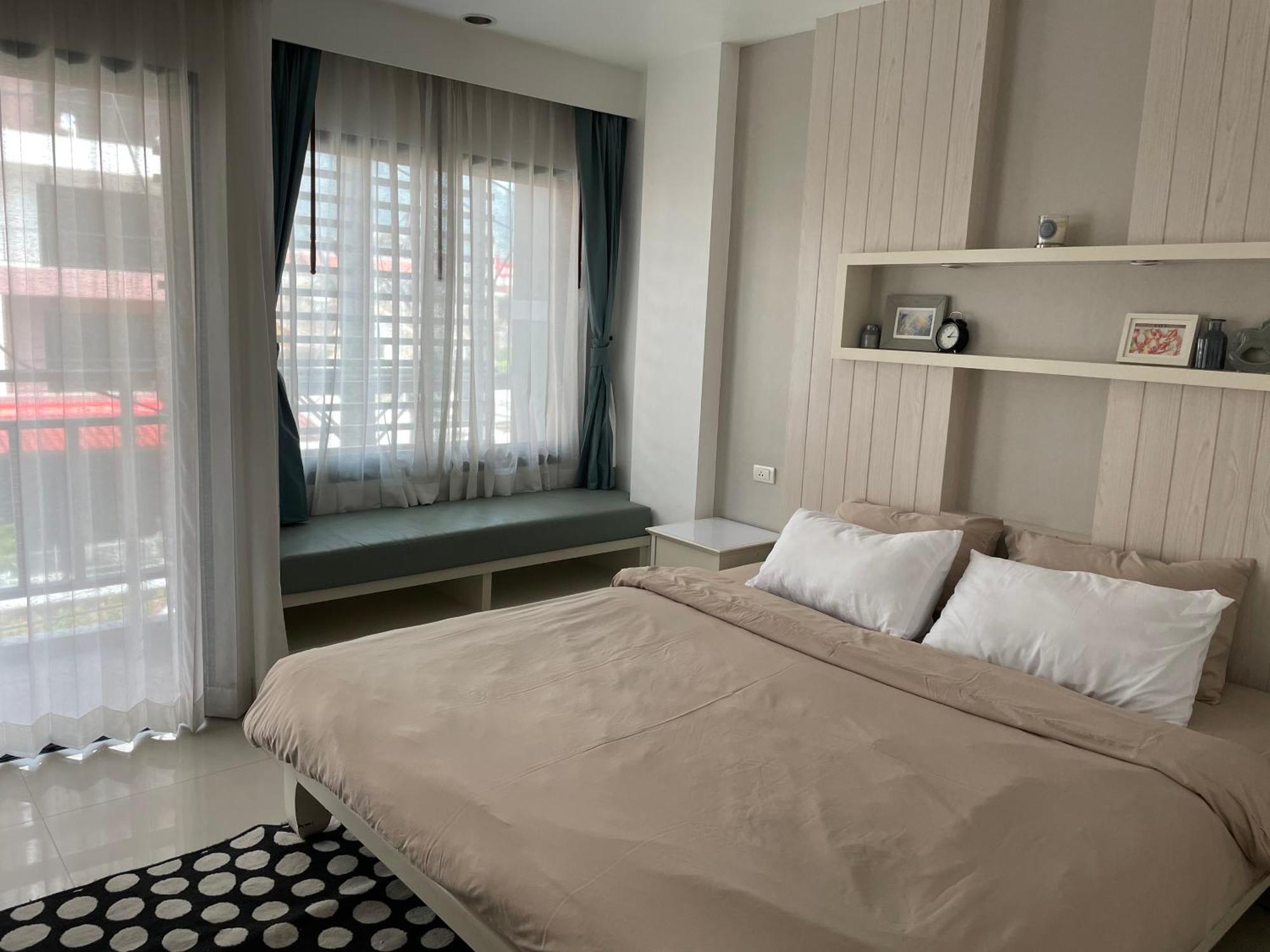 The Room Sansabai Patong Dış mekan fotoğraf